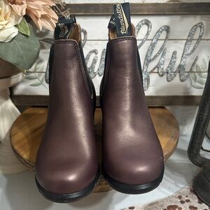 NWOT Blundstone Women's Rich Brown metallic Ankle Booties